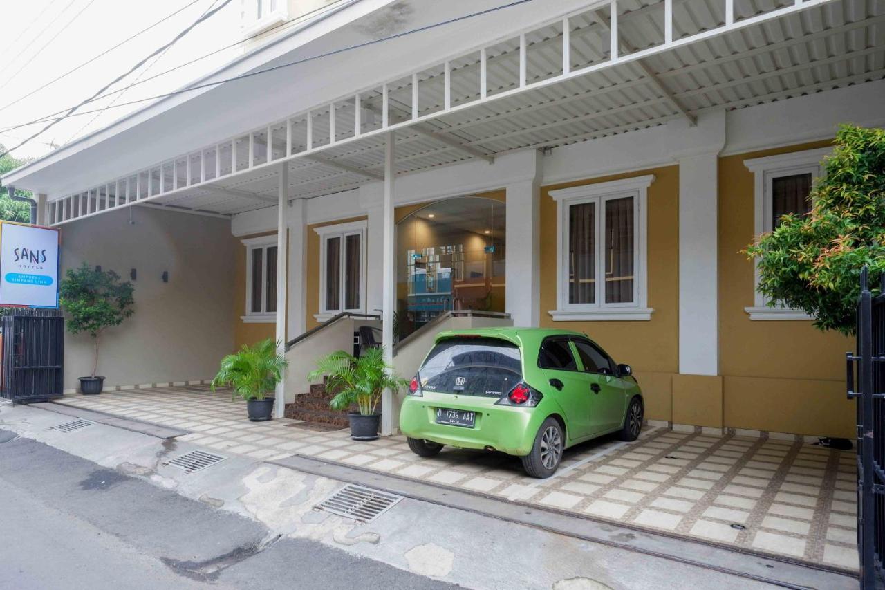 Sans Hotel Empress Simpang Lima Semarang Exterior photo