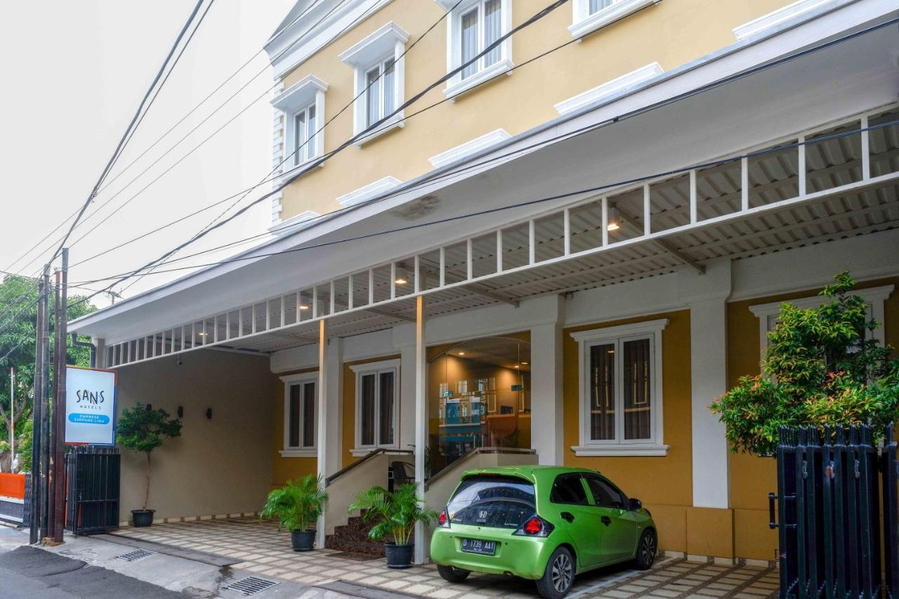 Sans Hotel Empress Simpang Lima Semarang Exterior photo